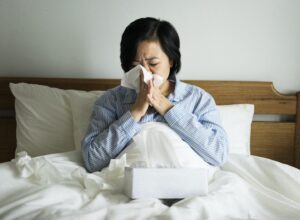 Damit die trockene Nase während der Erkältung nicht zu unangenehm wird, haben wir ein paar Tipps für Ihre Schnupfnase